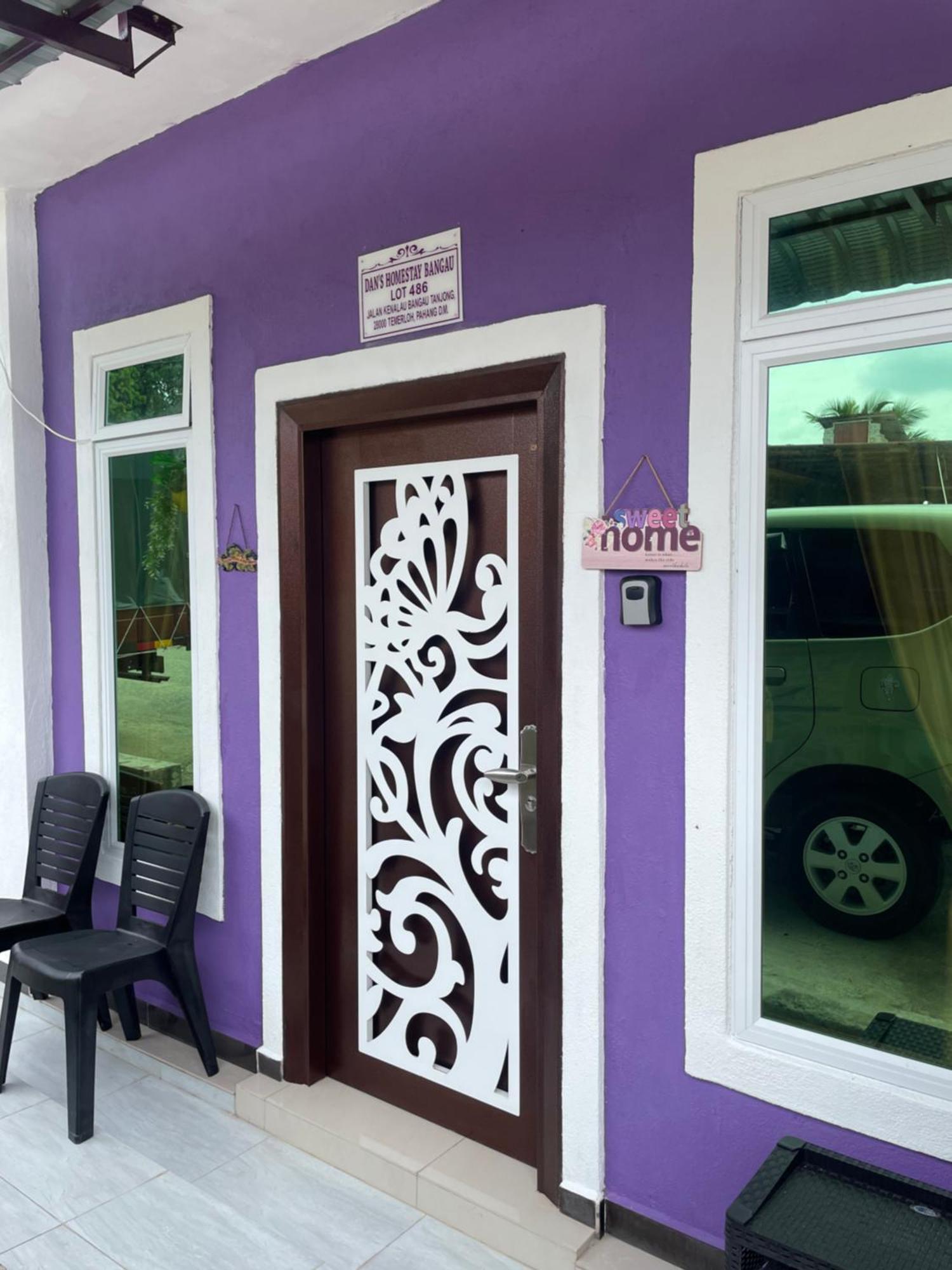 Dan'S Homestay Bangau テメルロー エクステリア 写真